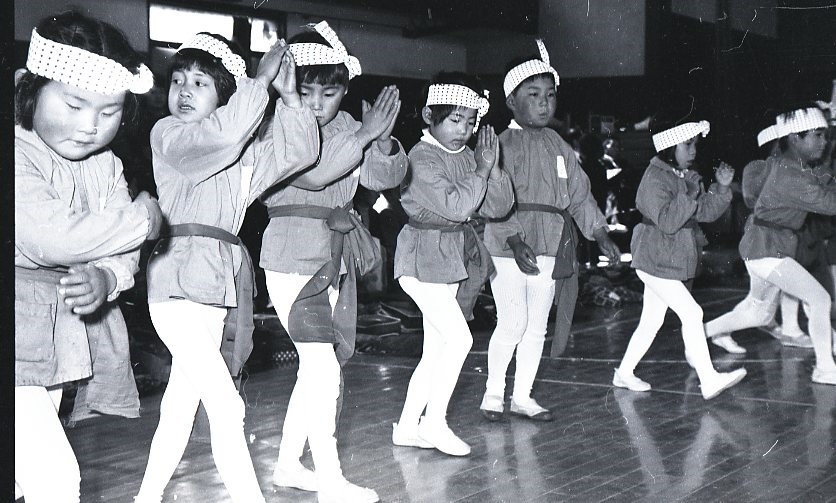 1974 おゆうぎ会010.jpg